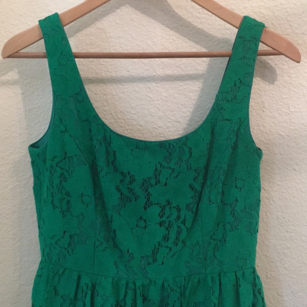 Donna Morgan green lace dress